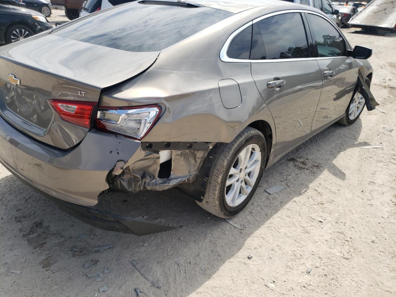 Photo 9 from auction – 2018 CHEVROLET MALIBU LT with VIN 1G1ZD5ST9JF124968