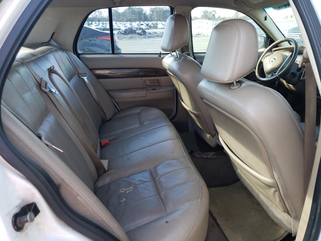 Photo 6 from auction – 2004 MERCURY GRAND MARQ with VIN 2MEFM75W34X638236