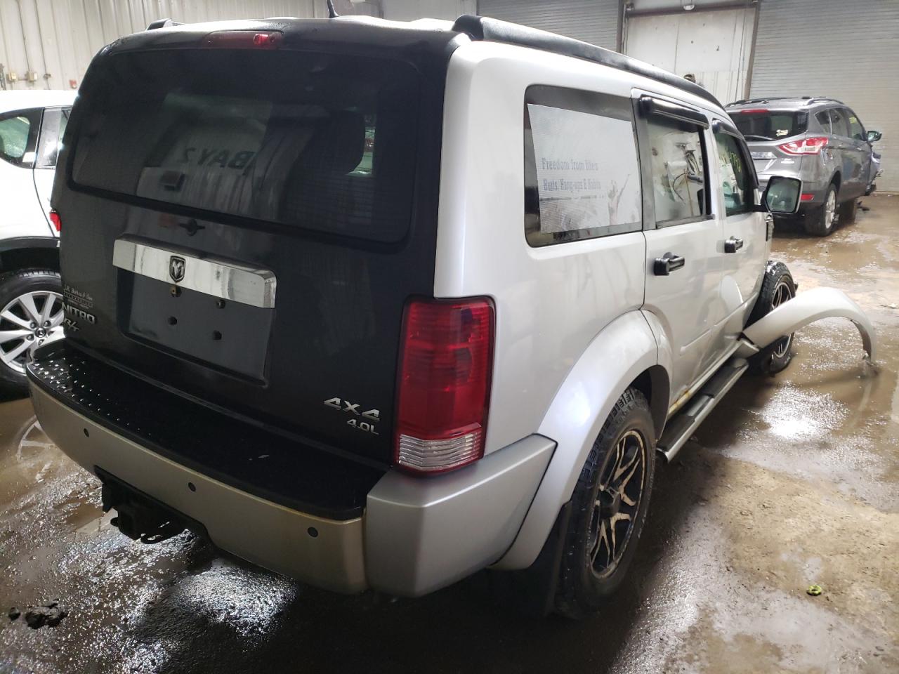 Photo 4 from auction – 2008 DODGE NITRO R/T with VIN 1D8GU586X8W102196