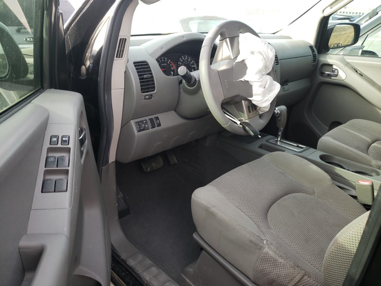 Photo 9 from auction – 2006 NISSAN FRONTIER C with VIN 1N6AD07W86C449921