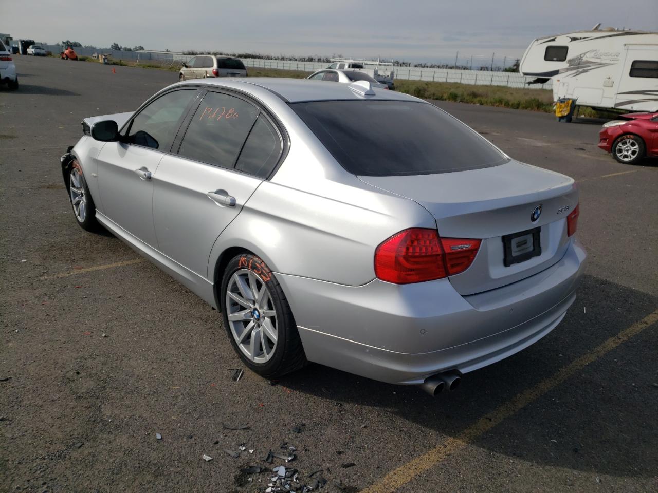 Photo 3 from auction – 2009 BMW 328 I with VIN WBAPH77569NL83537