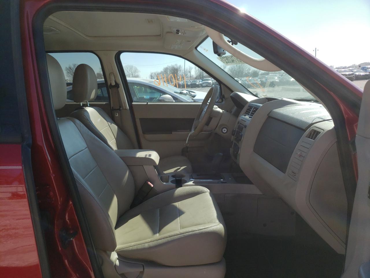 Photo 5 from auction – 2010 FORD ESCAPE XLT with VIN 1FMCU9DG3AKD38801