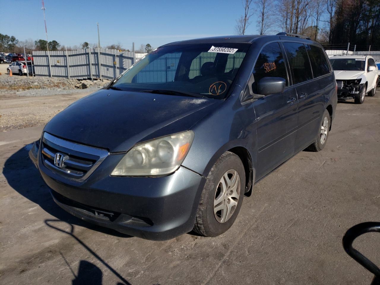 Photo 2 from auction – 2005 HONDA ODYSSEY with VIN 5FNRL38765B050329