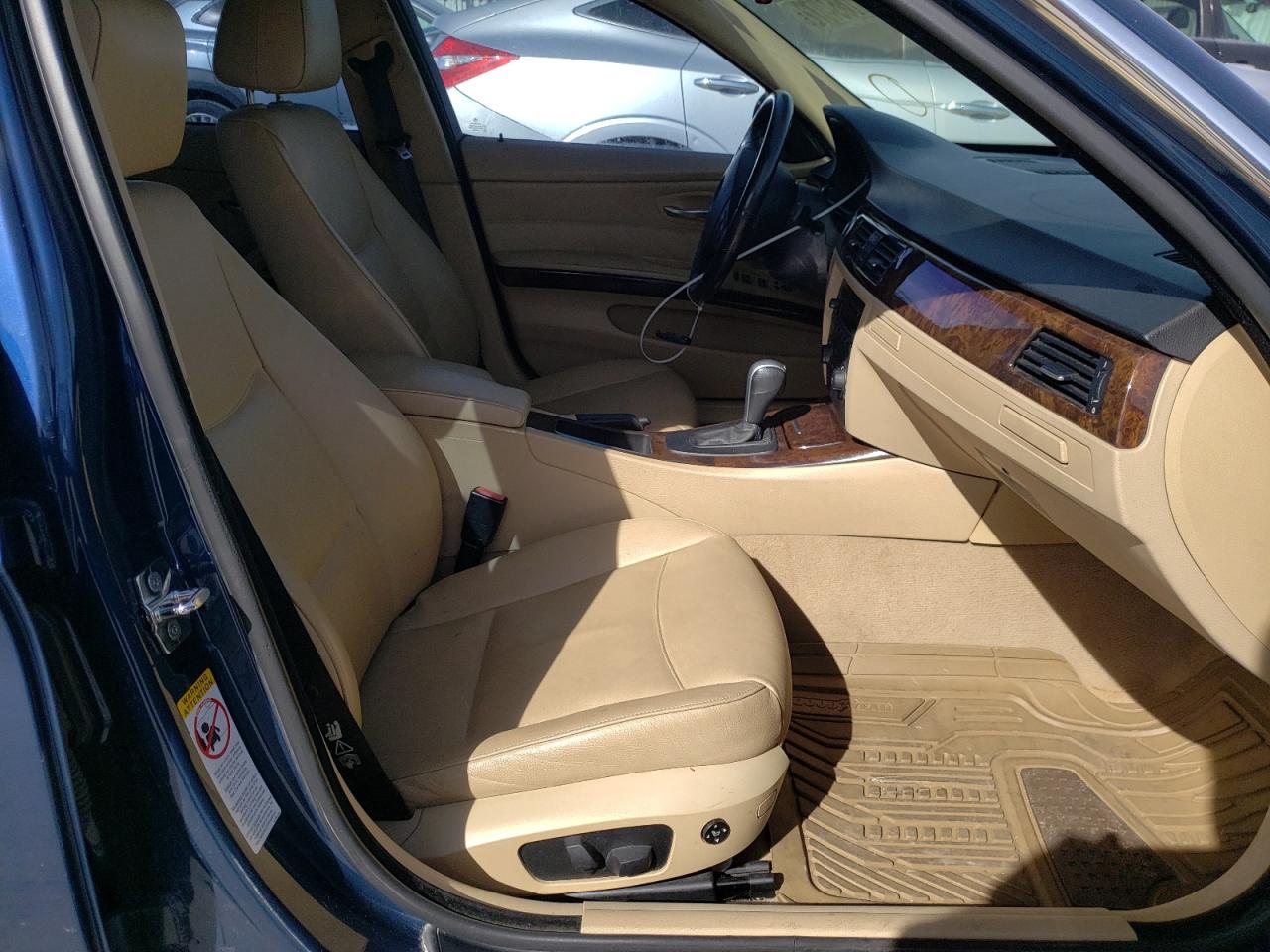 Photo 5 from auction – 2006 BMW 330 I with VIN WBAVB33536PS14146