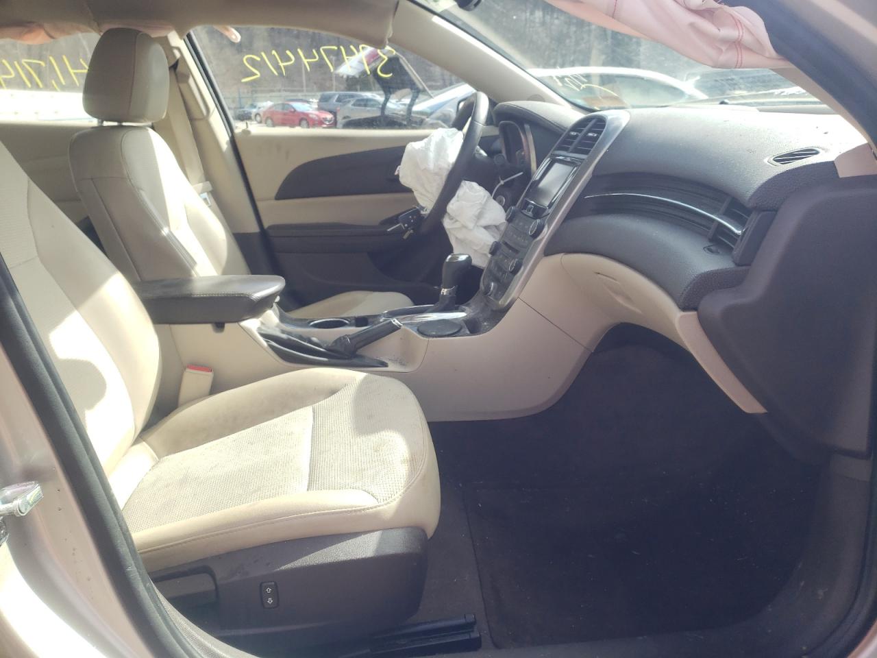 Photo 5 from auction – 2016 CHEVROLET MALIBU LIM with VIN 1G11C5SA2GF127539