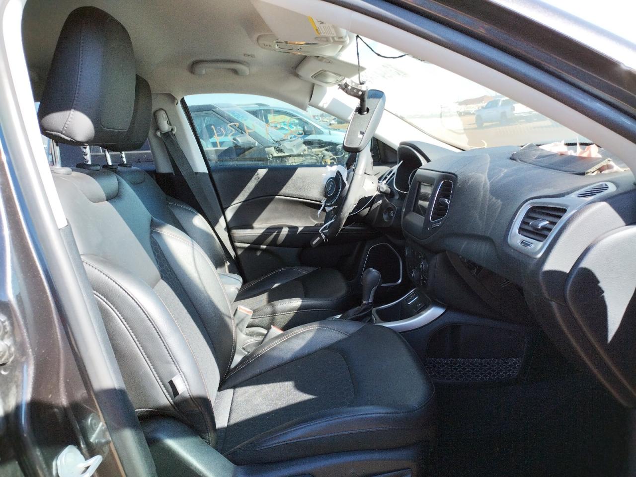 Photo 5 from auction – 2019 JEEP COMPASS LA with VIN 3C4NJCBB0KT636944
