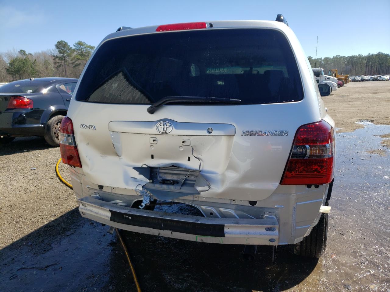 Photo 9 from auction – 2006 TOYOTA HIGHLANDER with VIN JTEGD21A360150663