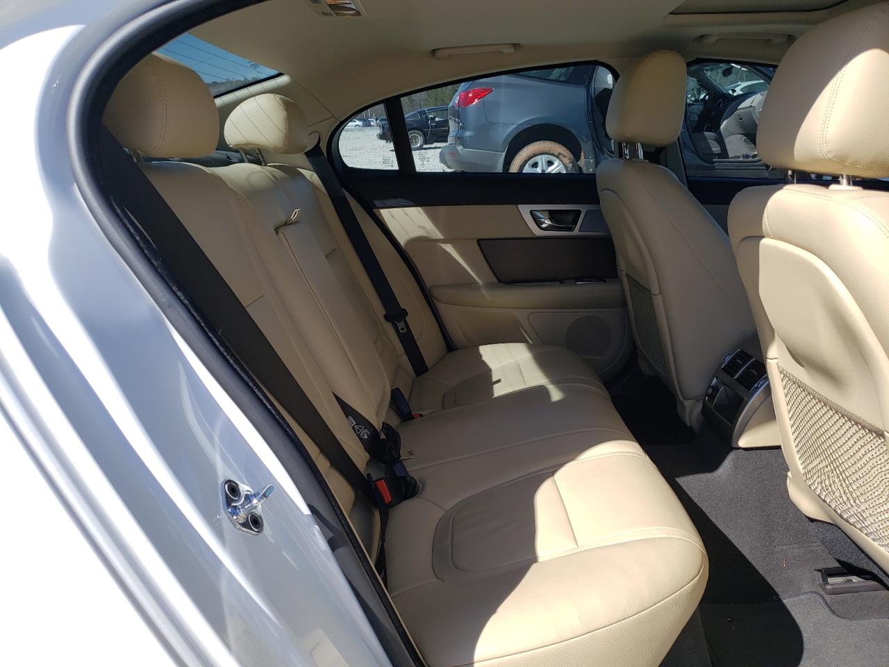 Zdjęcie 6 z aukcji – 2012 JAGUAR XF z VIN SAJWA0FB5CLS54758