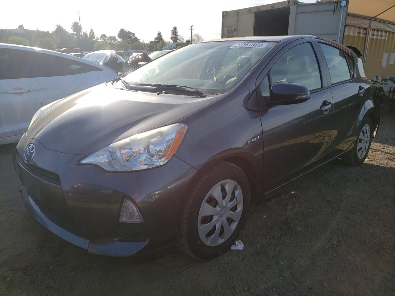 Photo 2 from auction – 2012 TOYOTA PRIUS C with VIN JTDKDTB35C1519579