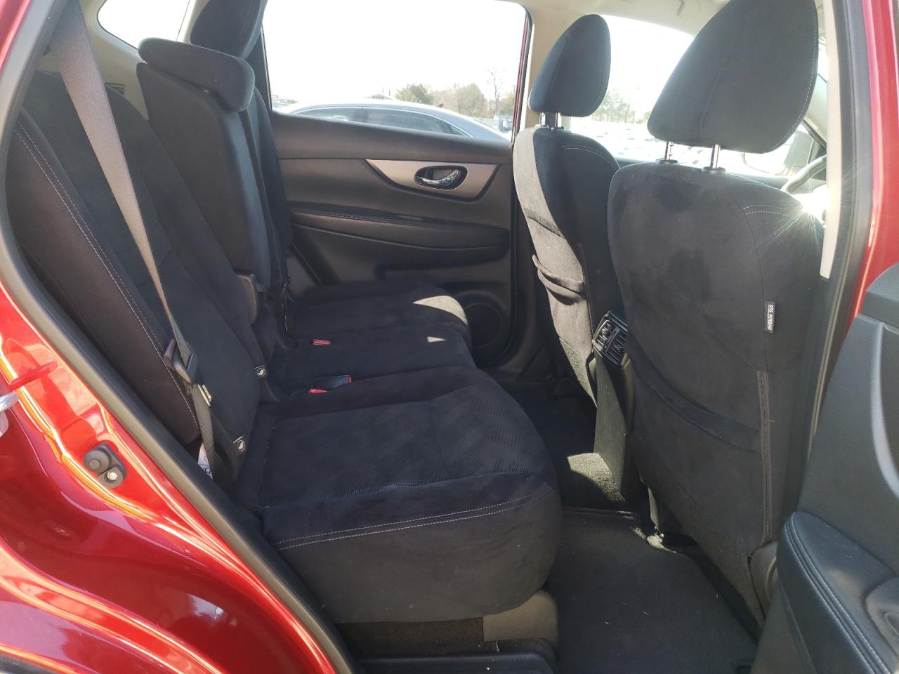 Photo 6 from auction – 2016 NISSAN ROGUE S with VIN JN8AT2MT9GW016432