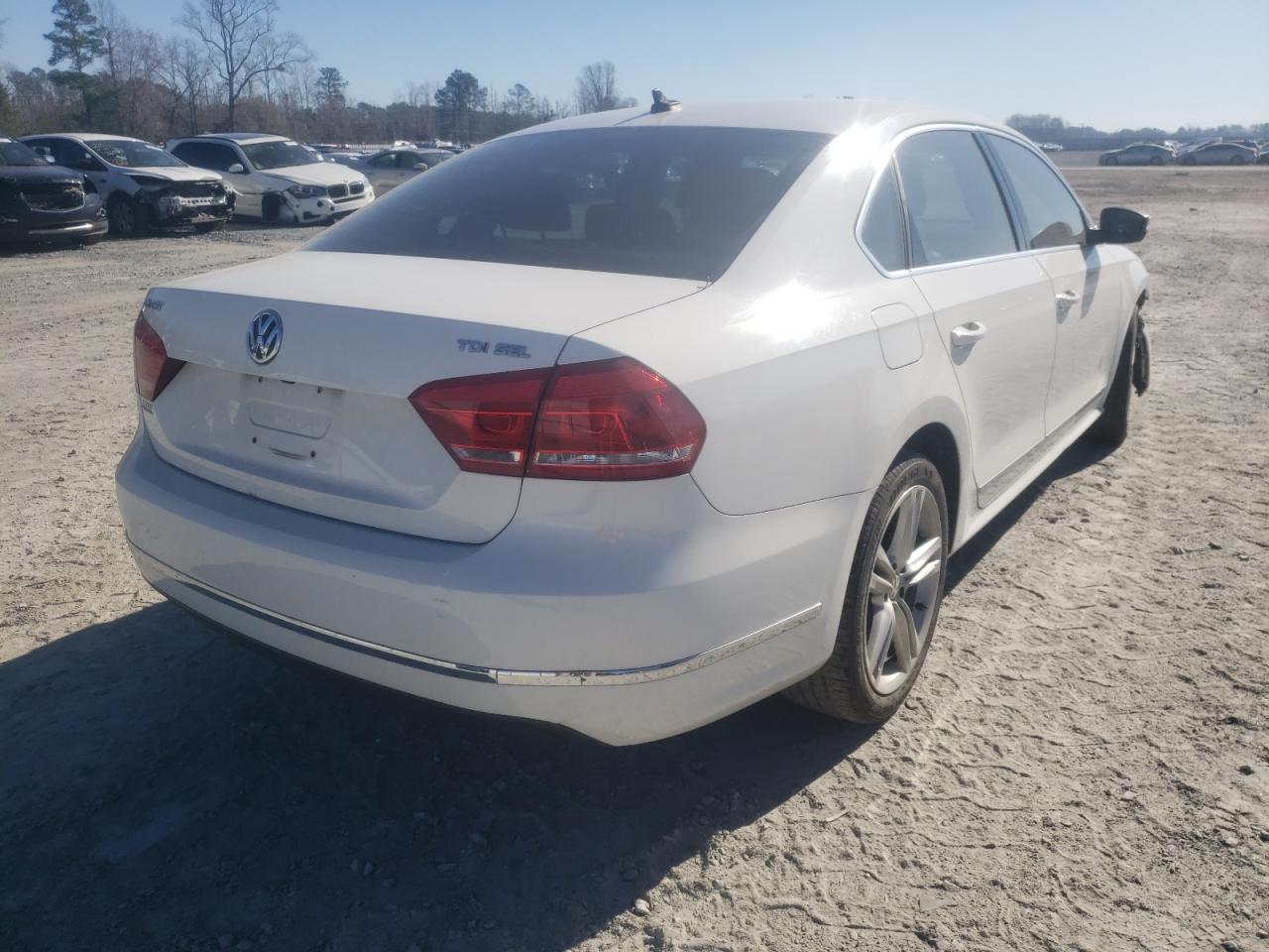 Photo 4 from auction – 2015 VOLKSWAGEN PASSAT SEL with VIN 1VWCV7A31FC078985