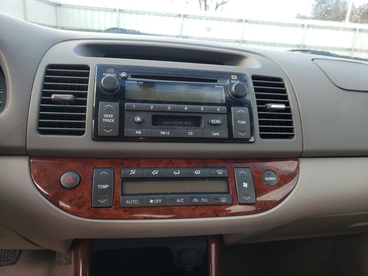 Photo 9 from auction – 2002 TOYOTA CAMRY LE with VIN 4T1BE32K02U629081