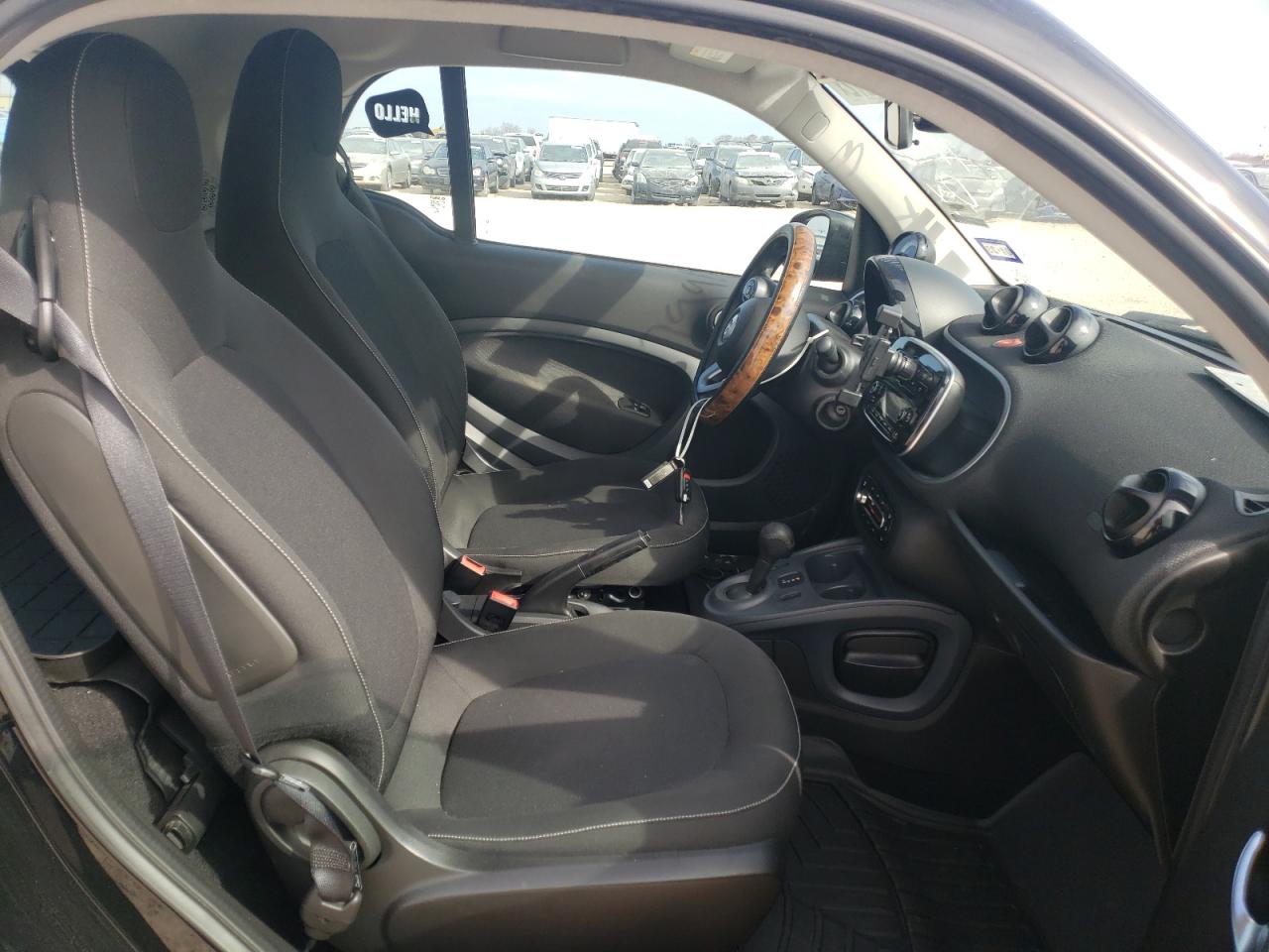 Photo 5 from auction – 2016 SMART FORTWO with VIN WMEFJ5DA4GK055140