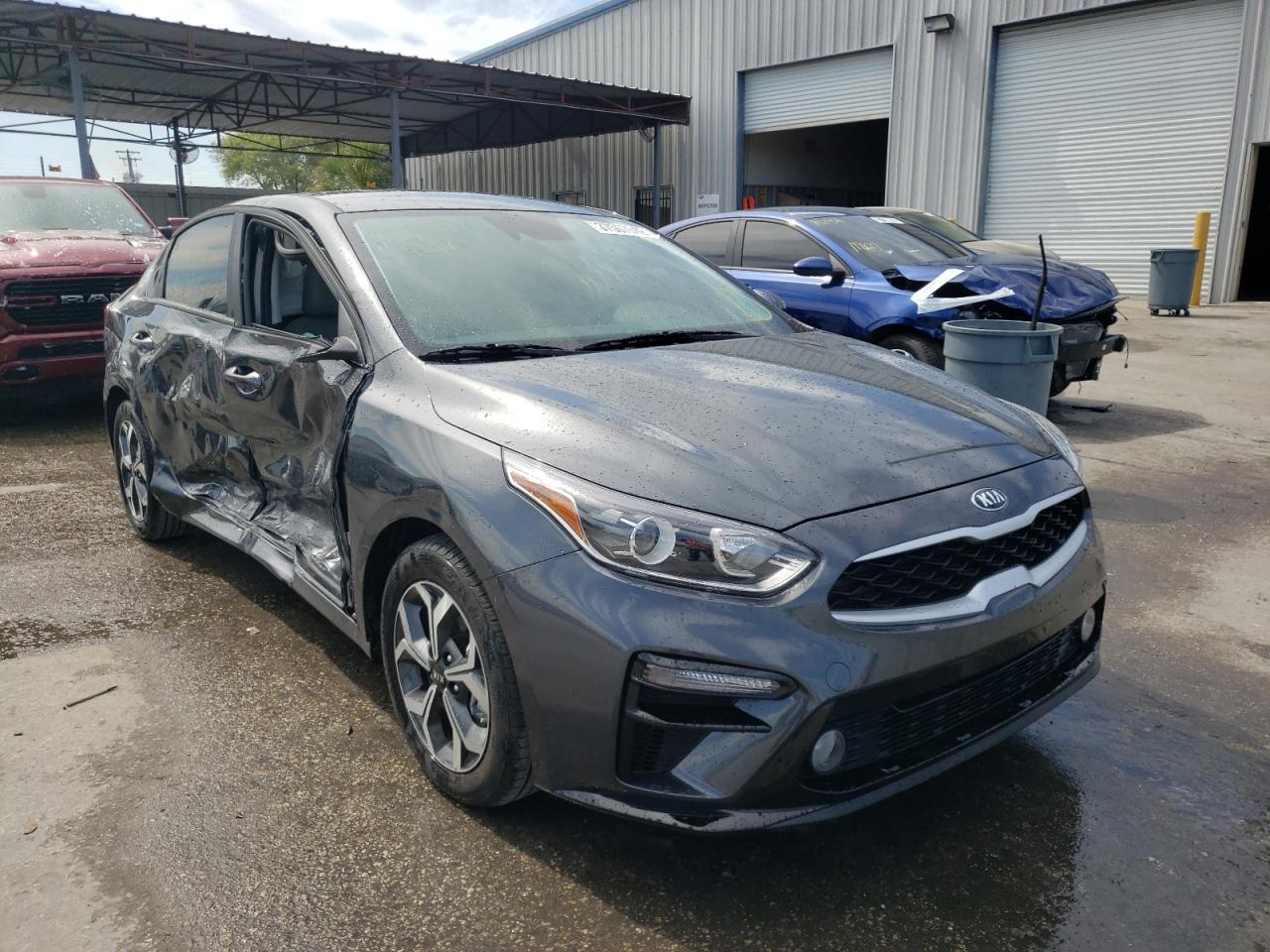 KIA FORTE FE 2021 with VIN 3KPF24AD0ME390723 - Photo from auction