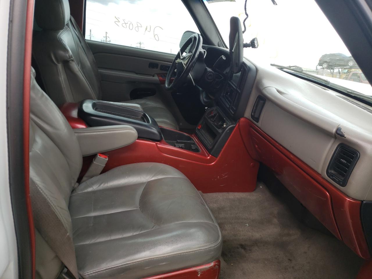 Photo 5 from auction – 2005 GMC NEW SIERRA with VIN 2GTEK13T451121637