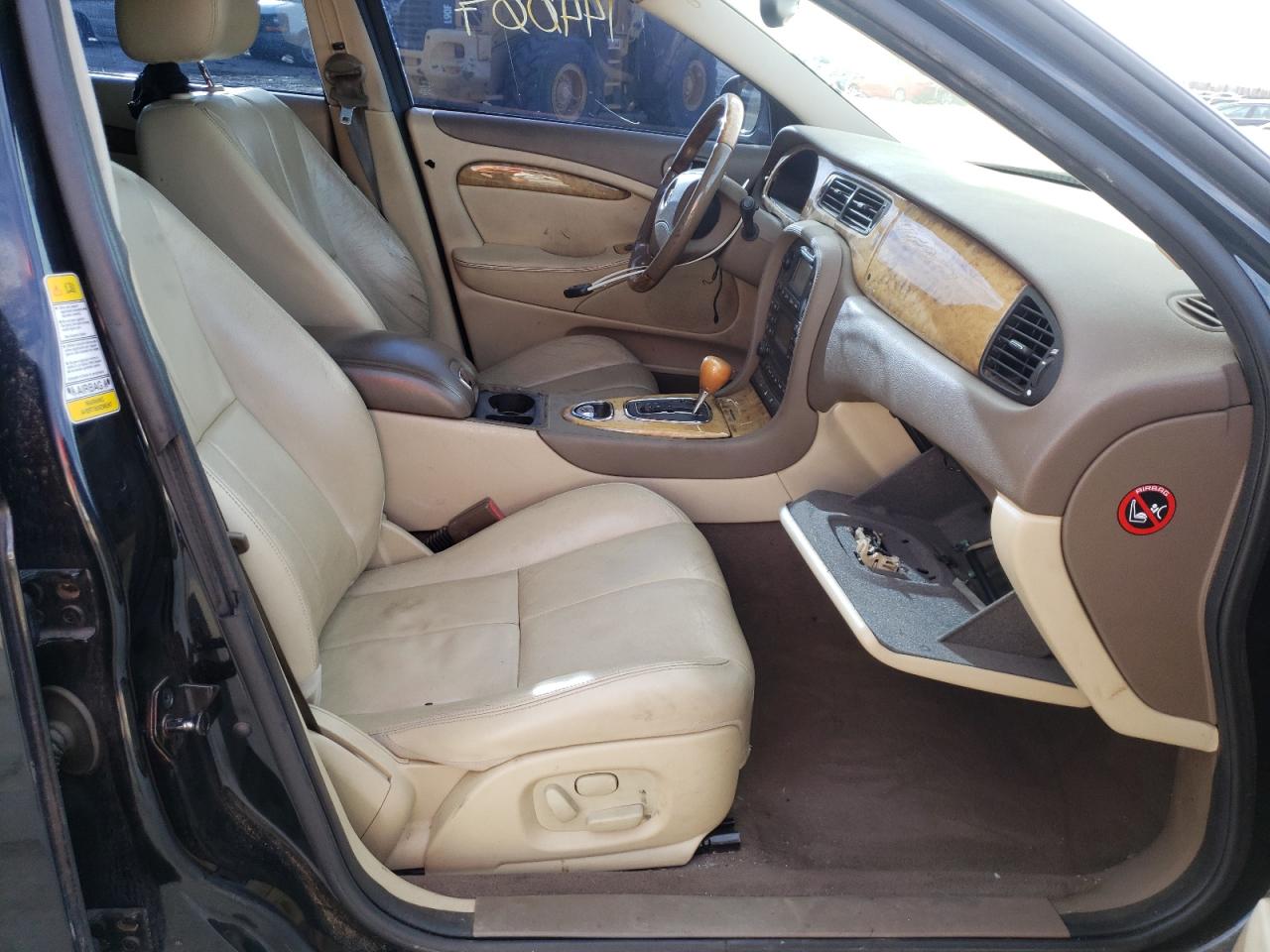 Photo 5 from auction – 2005 JAGUAR S-TYPE with VIN SAJWA01TX5FN24214