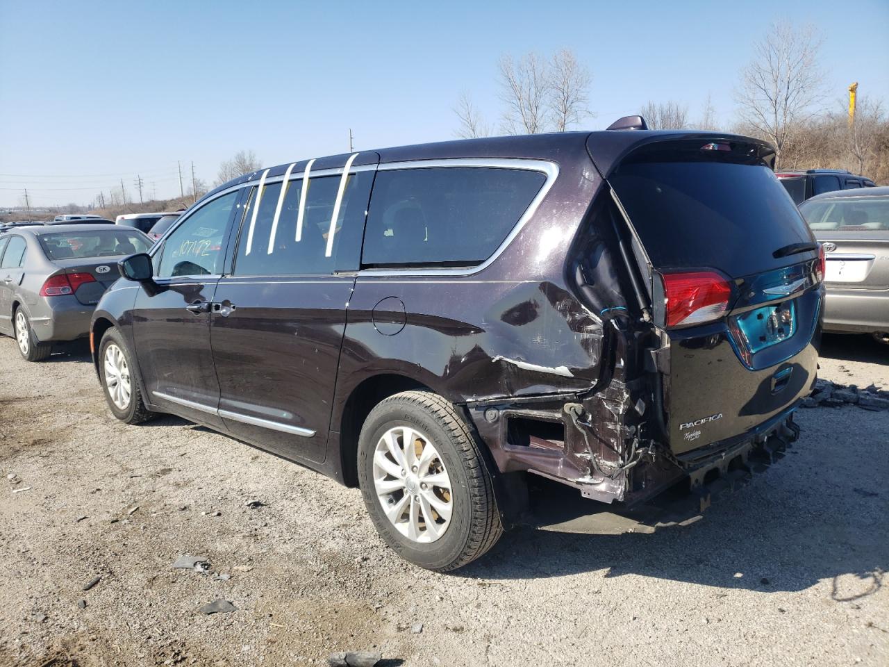 Photo 3 from auction – 2017 CHRYSLER PACIFICA T with VIN 2C4RC1BG7HR823637