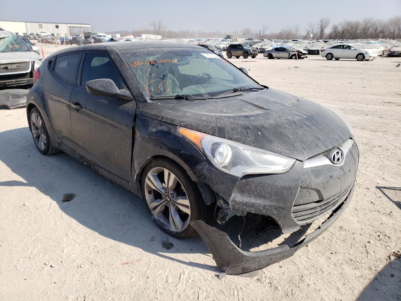 HYUNDAI VELOSTER 2013 with VIN KMHTC6AD8DU084992 - Photo from auction