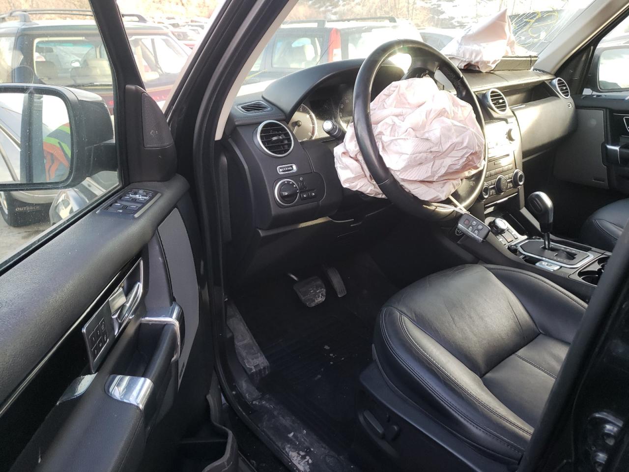 Photo 9 from auction – 2013 LAND ROVER LR4 HSE LU with VIN SALAK2D42DA682167