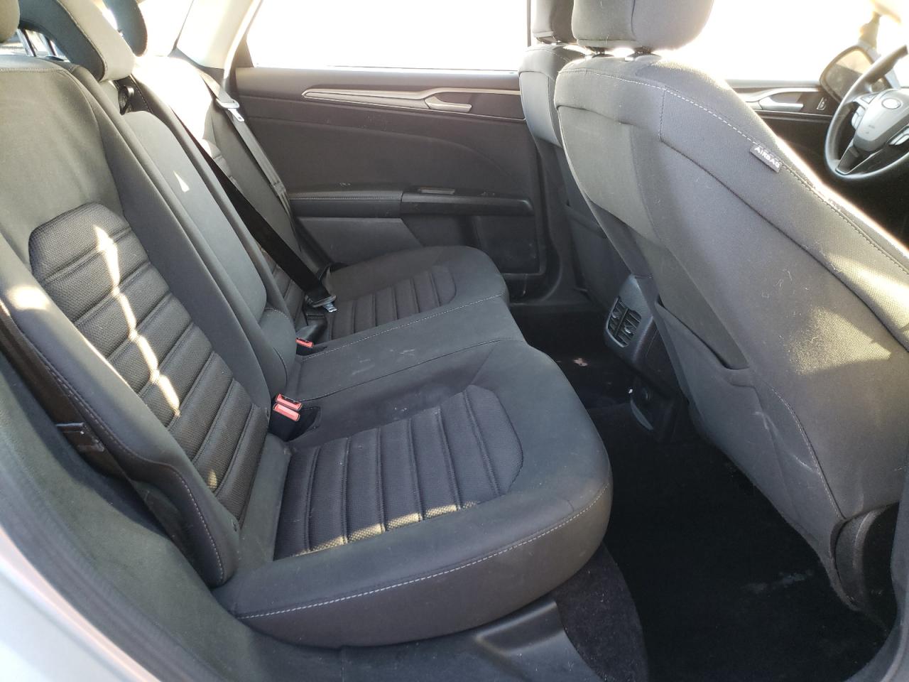 Photo 6 from auction – 2017 FORD FUSION SE with VIN 3FA6P0HD1HR263855