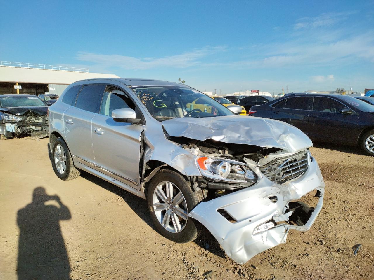 VOLVO XC60 T5 IN 2017 with VIN YV440MDU2H2154308 - Photo from auction