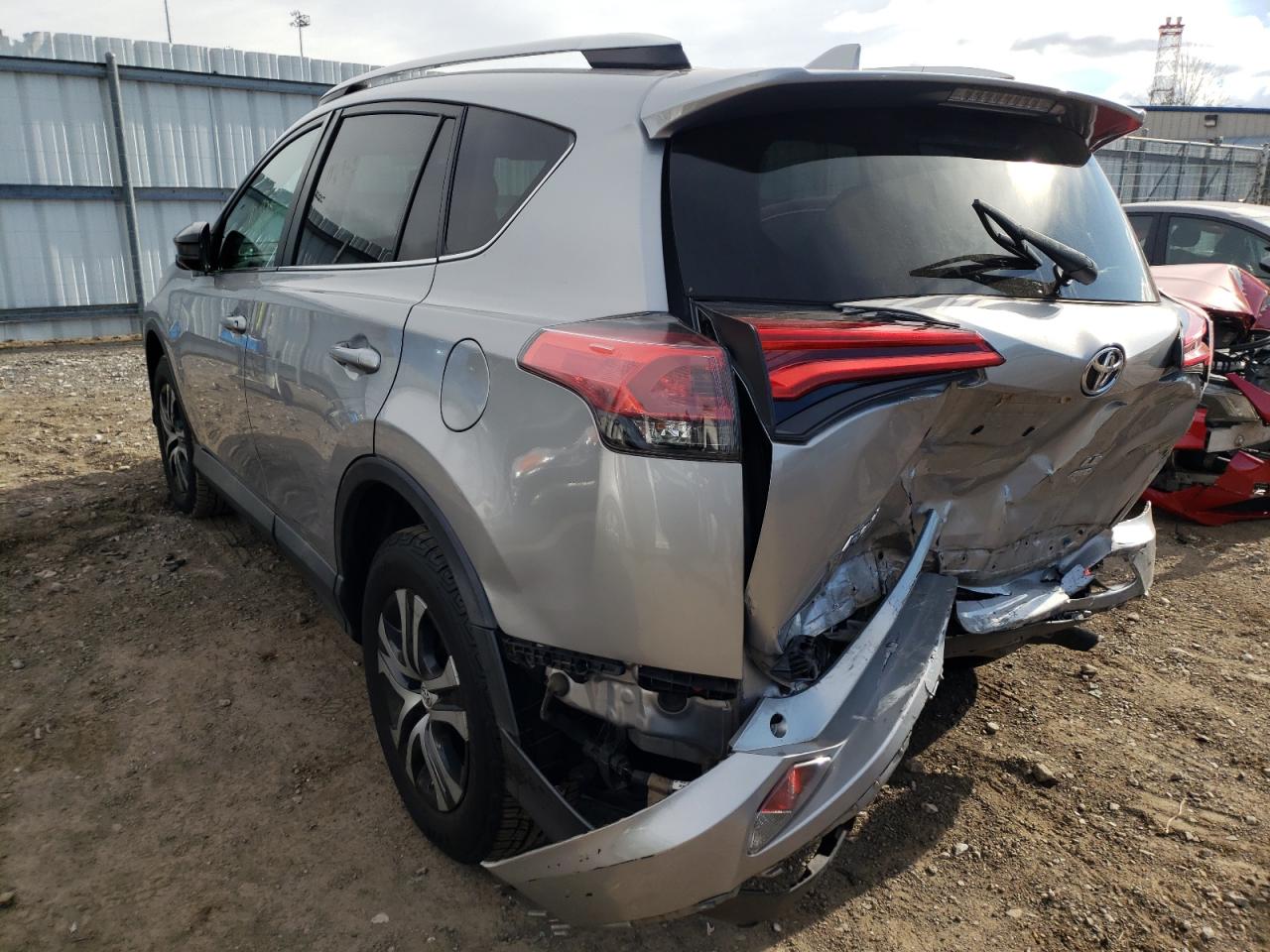 Zdjęcie 3 z aukcji – 2016 TOYOTA RAV4 LE z VIN 2T3BFREV8GW444538