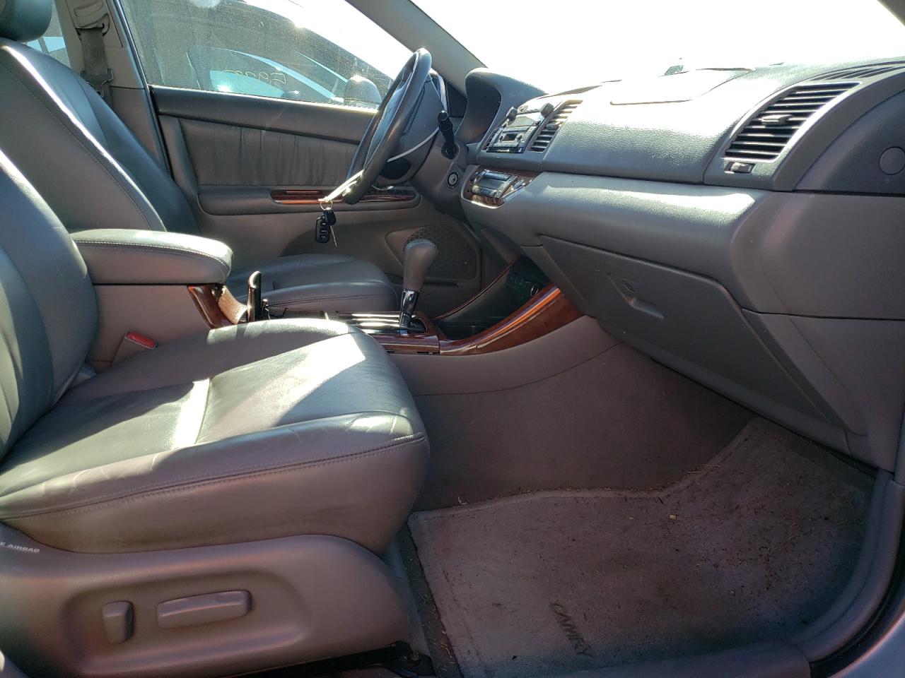 Photo 5 from auction – 2003 TOYOTA CAMRY LE with VIN 4T1BE30K93U210814