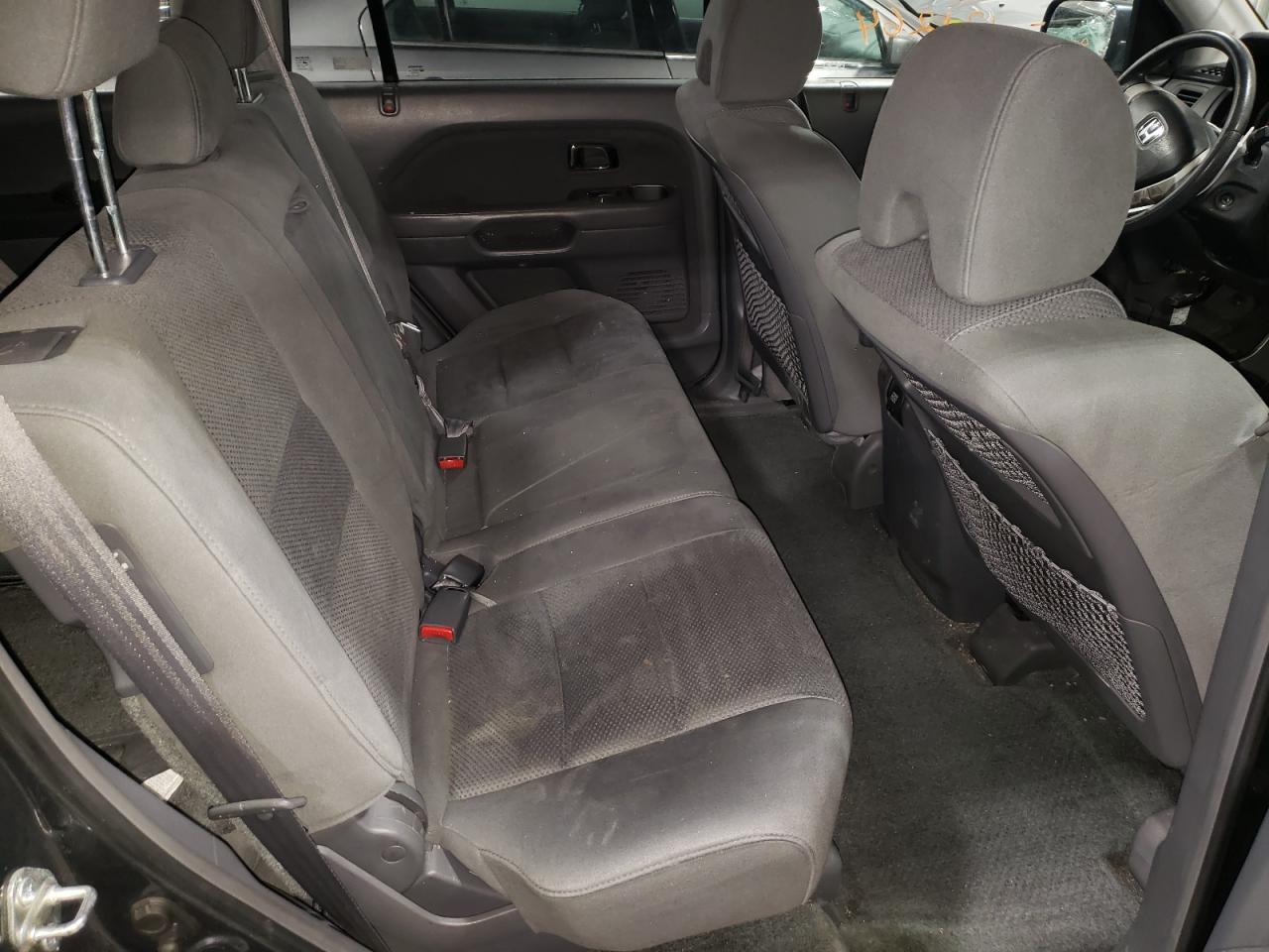 Photo 6 from auction – 2006 HONDA PILOT EX with VIN 2HKYF18476H503356