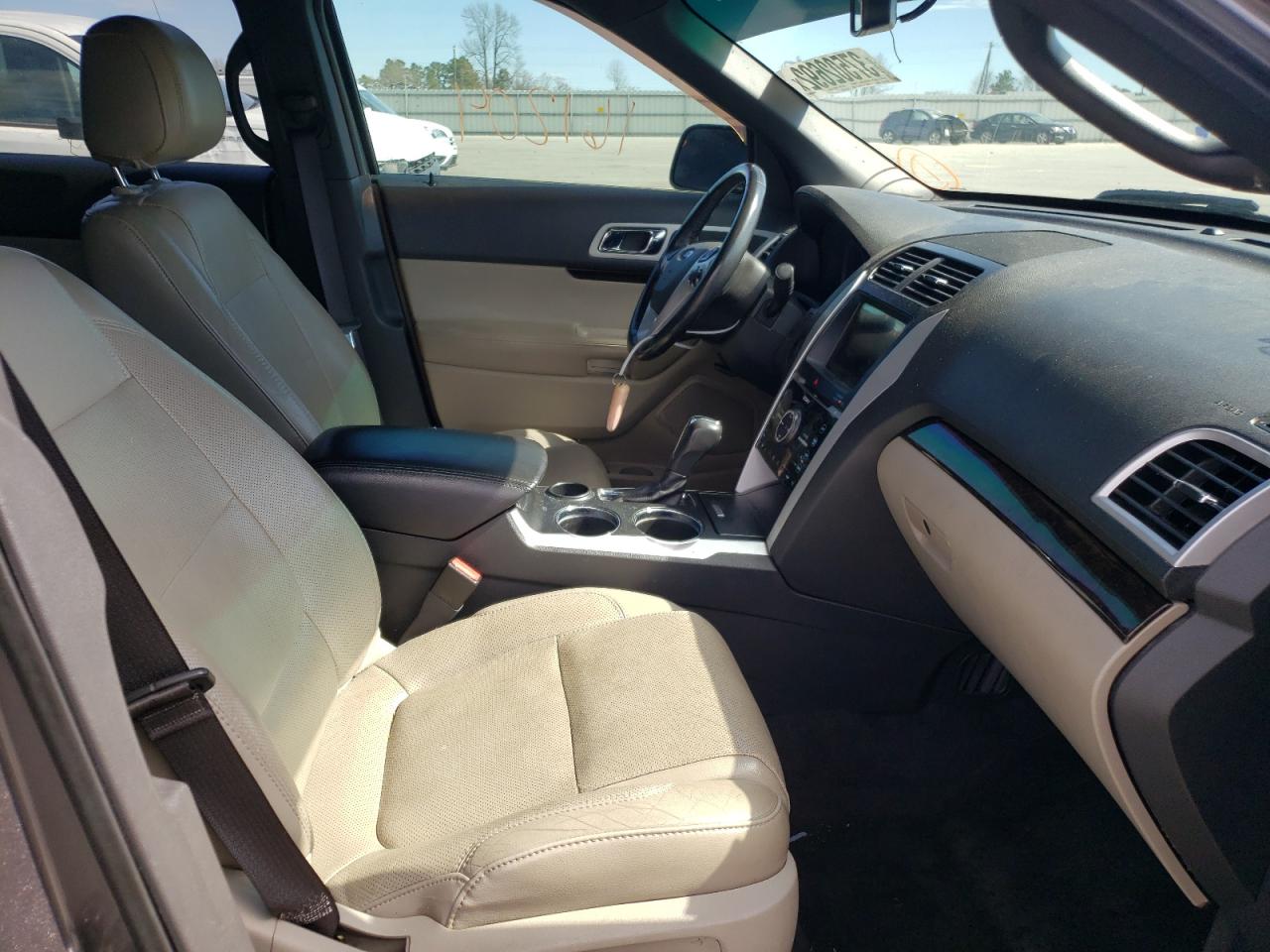 Photo 5 from auction – 2011 FORD EXPLORER L with VIN 1FMHK7F84BGA17277