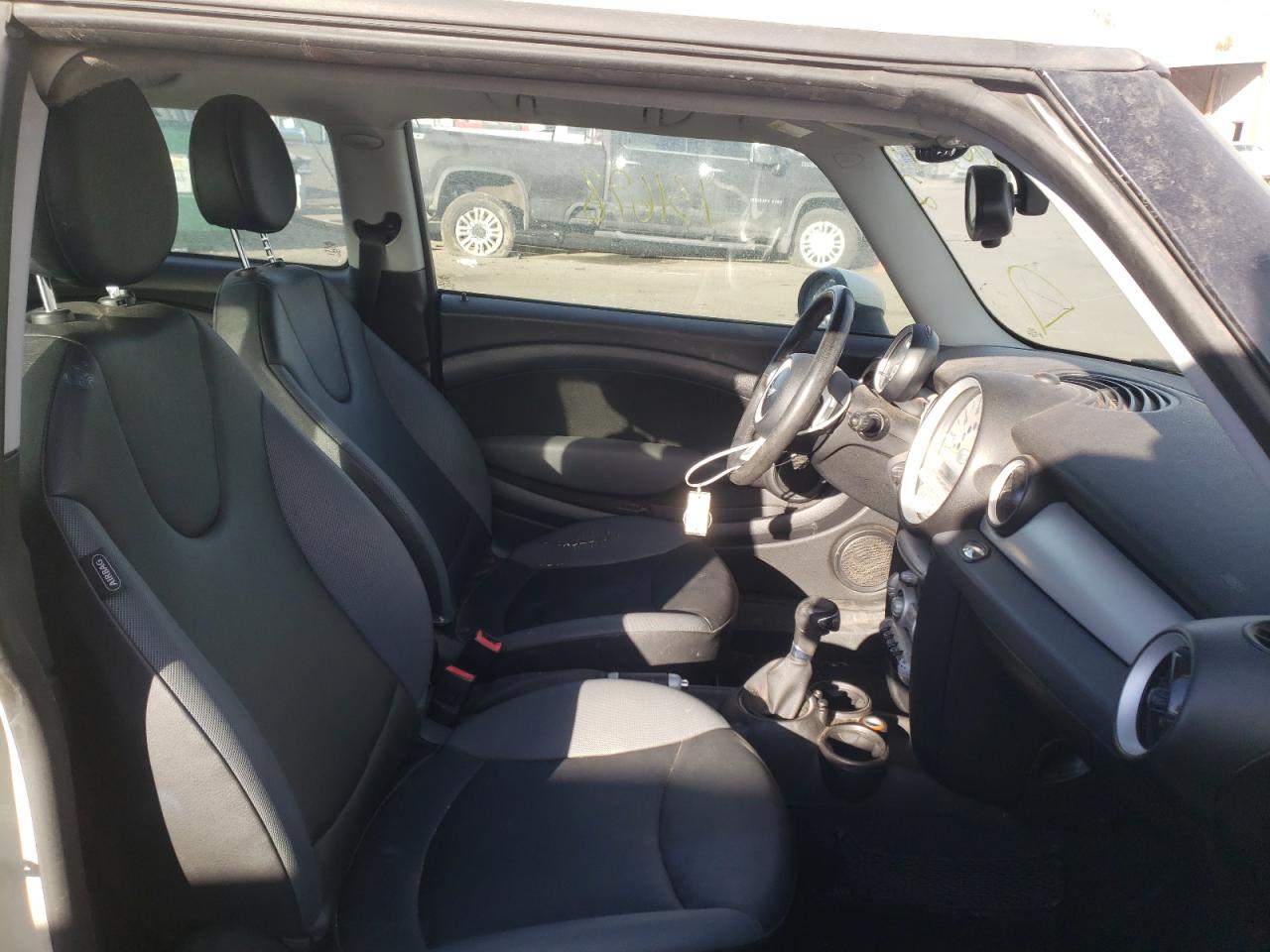 صورة رقم 5 من المزاد - 2008 MINI COOPER CLU مع VIN WMWML33548TN68065