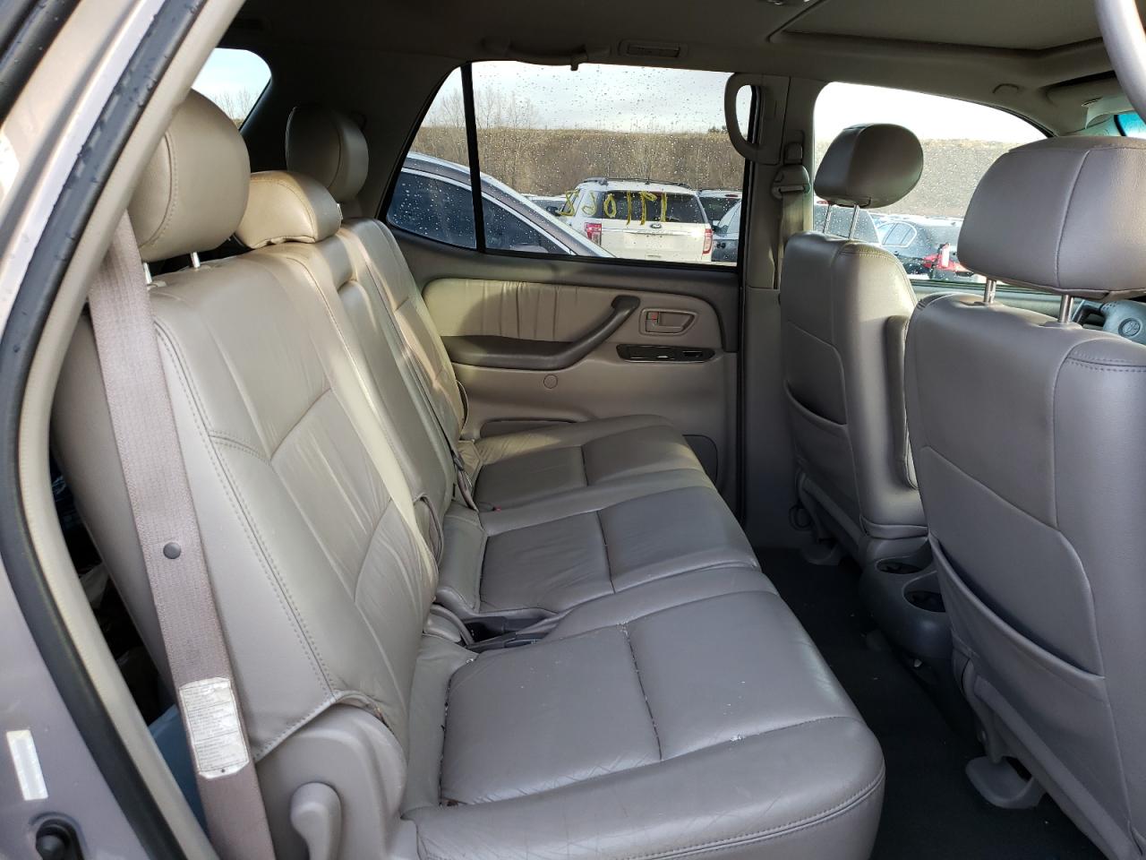 Photo 6 from auction – 2001 TOYOTA SEQUOIA LI with VIN 5TDBT48A81S038997