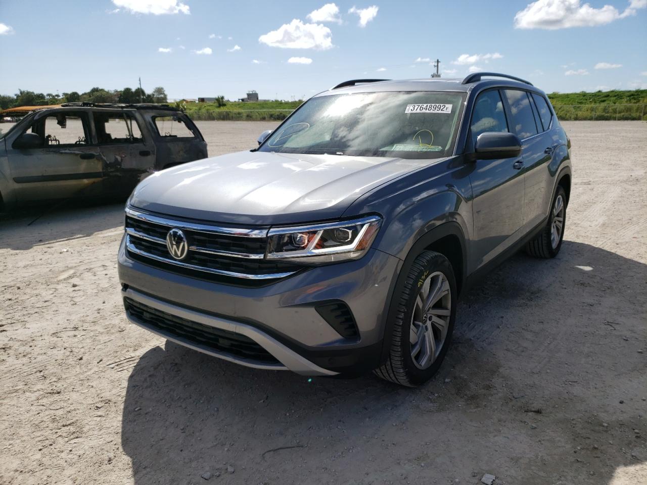 Photo 2 from auction – 2021 VOLKSWAGEN ATLAS SE with VIN 1V2KR2CA6MC535724