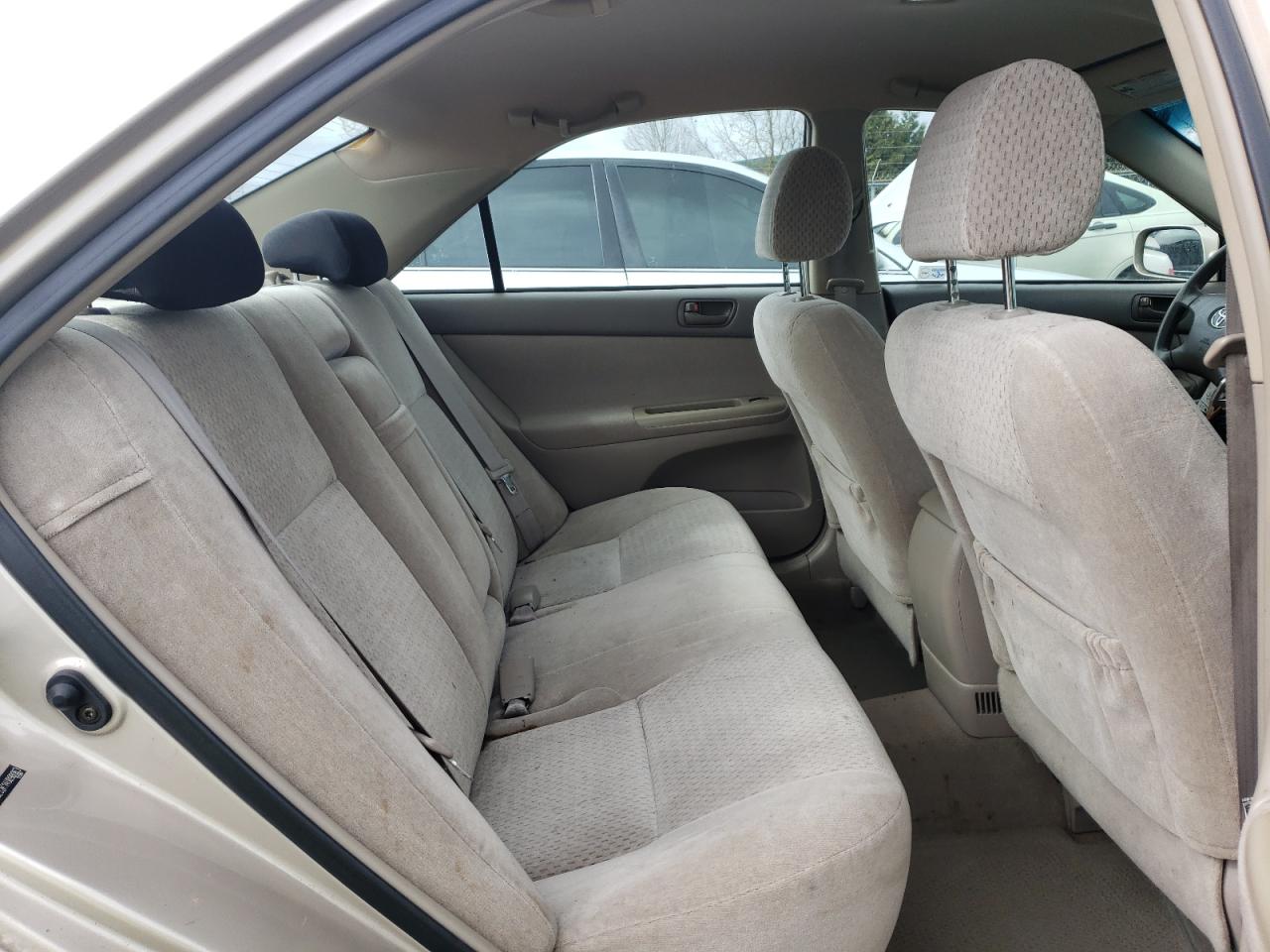 Photo 6 from auction – 2004 TOYOTA CAMRY LE with VIN 4T1BE32K14U898063
