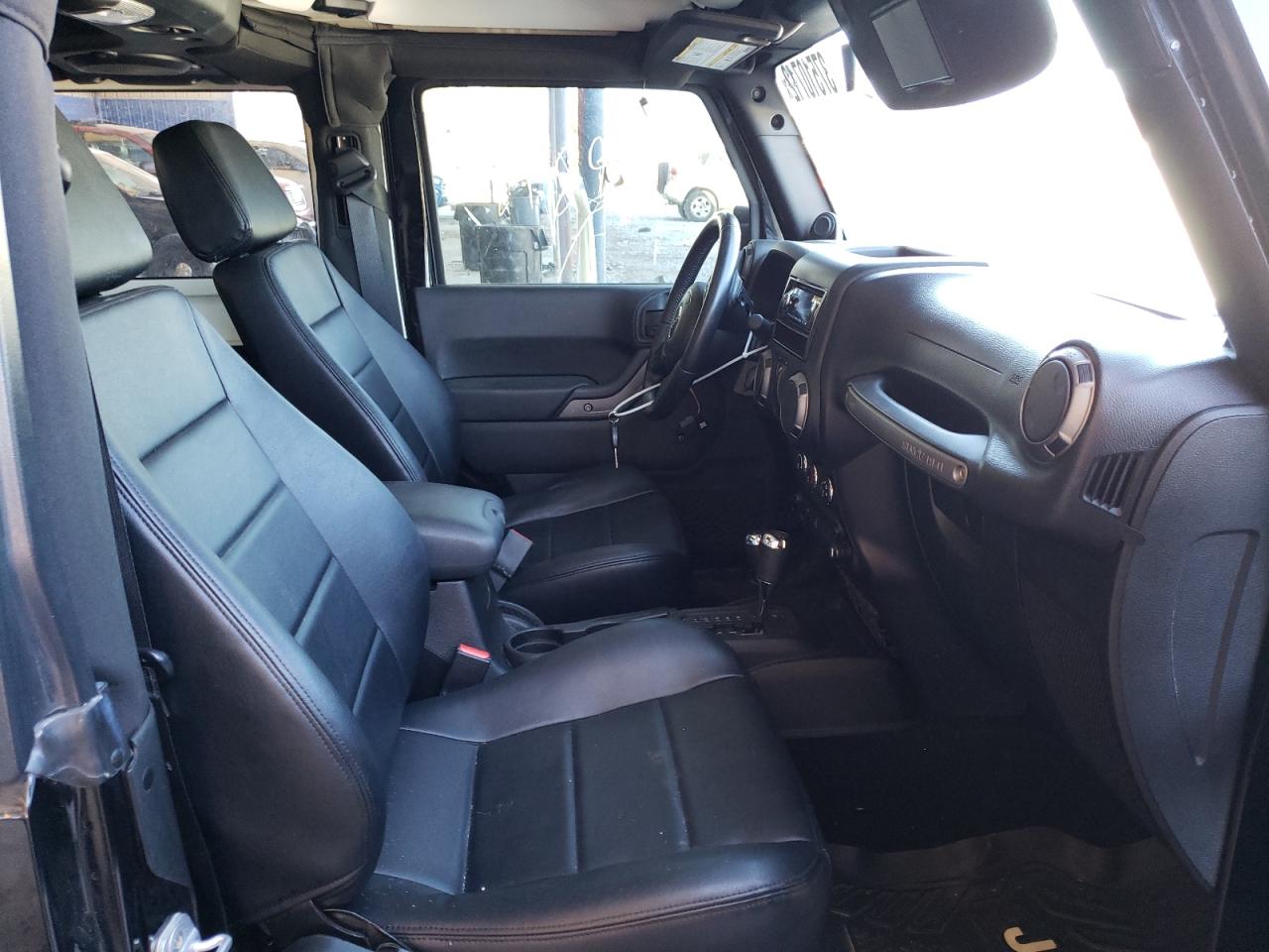 Photo 5 from auction – 2011 JEEP WRANGLER S with VIN 1J4AA2D17BL570198