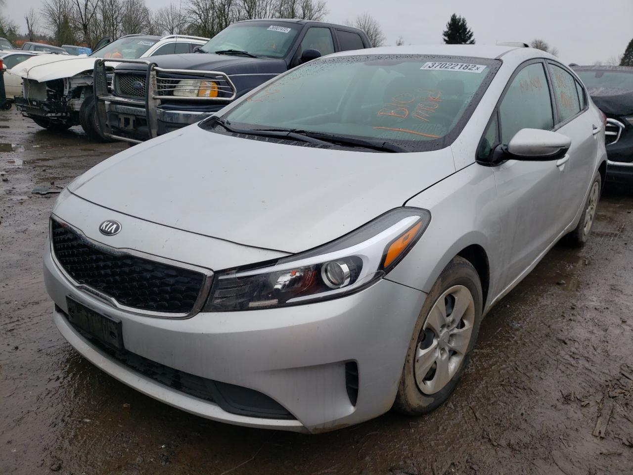 Photo 2 from auction – 2017 KIA FORTE LX with VIN 3KPFK4A76HE063601