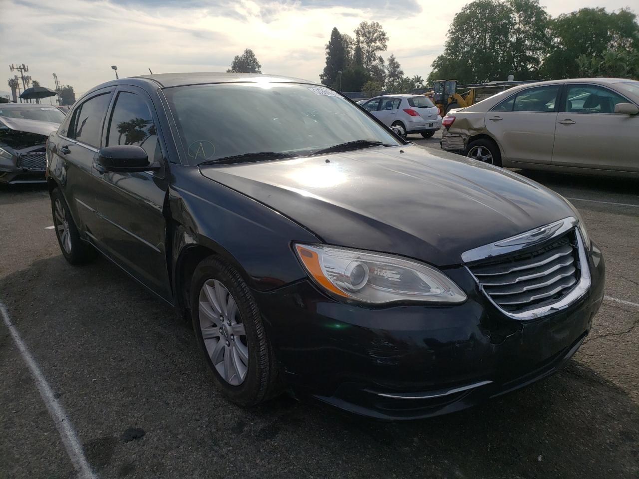 CHRYSLER 200 TOURIN 2013 with VIN 1C3CCBBBXDN588615 - Photo from auction
