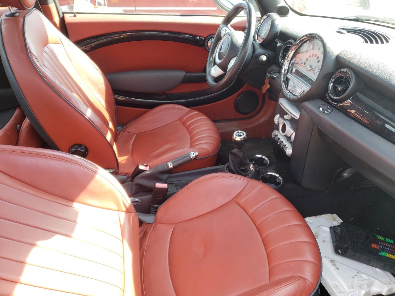 Photo 5 from auction – 2008 MINI COOPER S with VIN WMWMF73548TT89636
