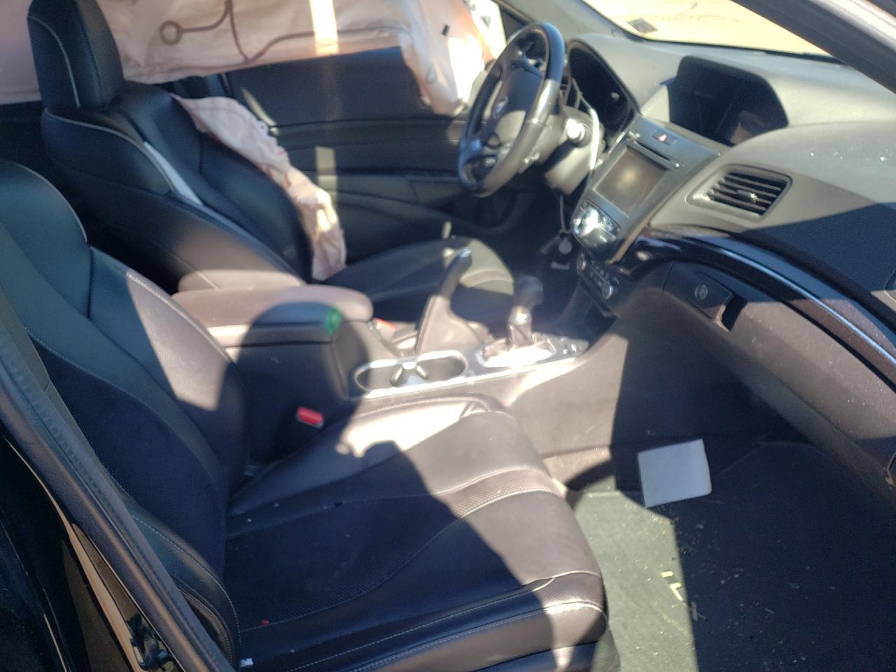 Photo 5 from auction – 2019 ACURA ILX PREMIU with VIN 19UDE2F81KA012829