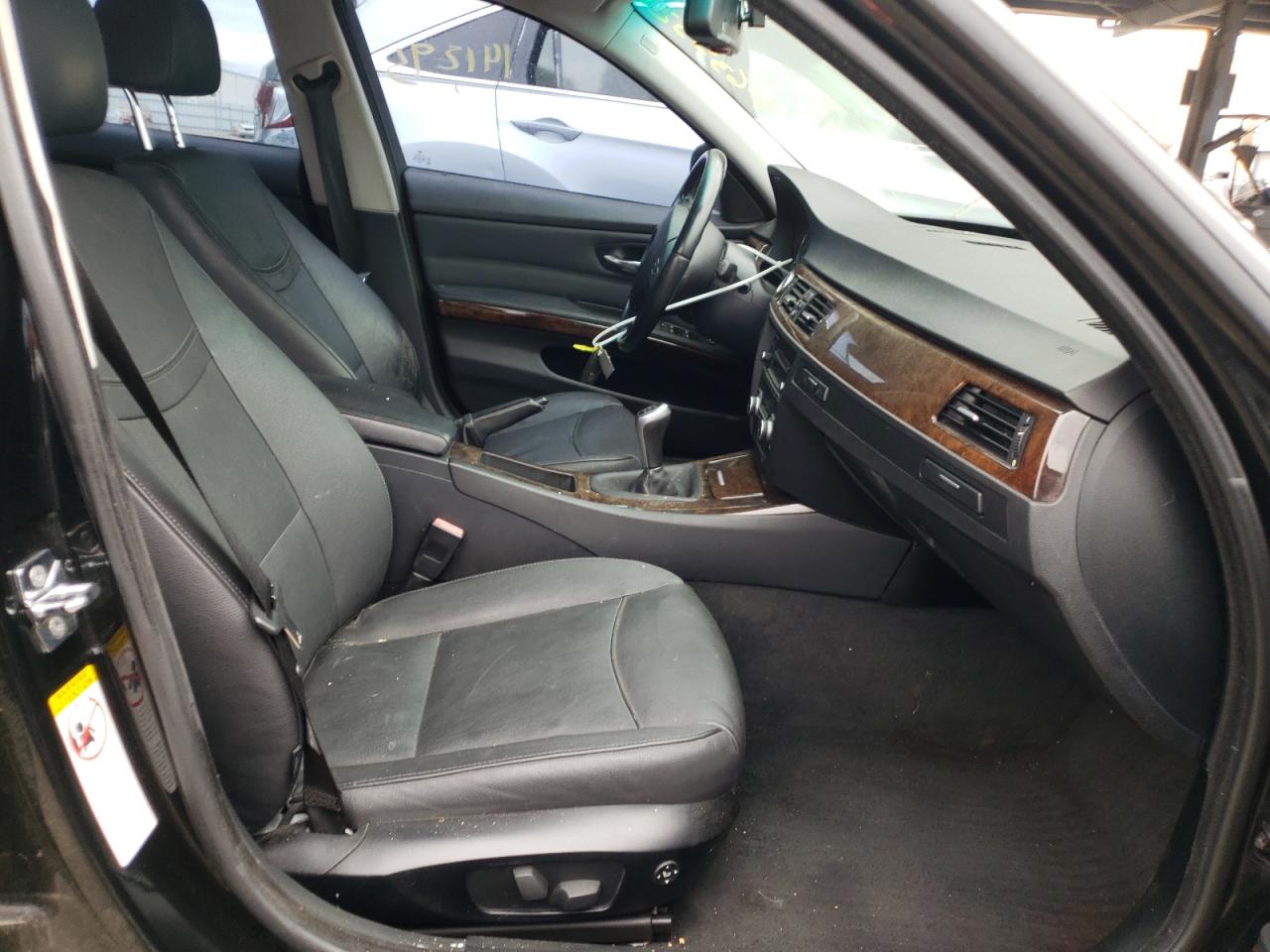 Photo 5 from auction – 2009 BMW 328 I with VIN WBAPH73529E125652