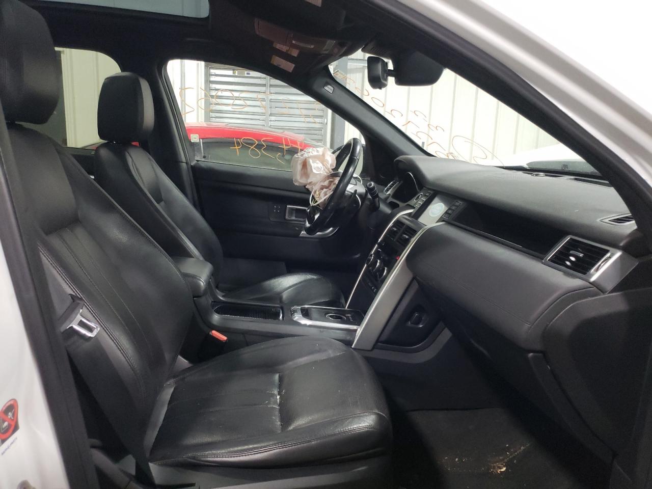 Photo 5 from auction – 2015 LAND ROVER DISCOVERY with VIN SALCR2BG0FH536801