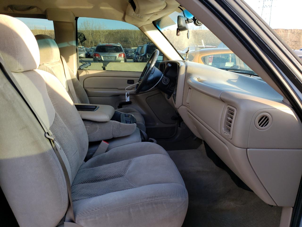 Photo 5 from auction – 2005 CHEVROLET SILVERADO with VIN 2GCEC19V851297791