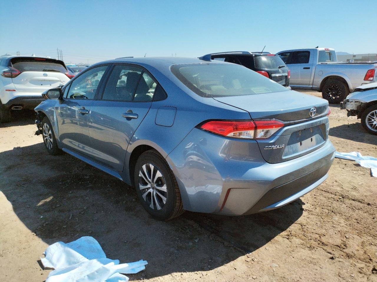 Photo 3 from auction – 2021 TOYOTA COROLLA LE with VIN JTDEAMDE4MJ027587