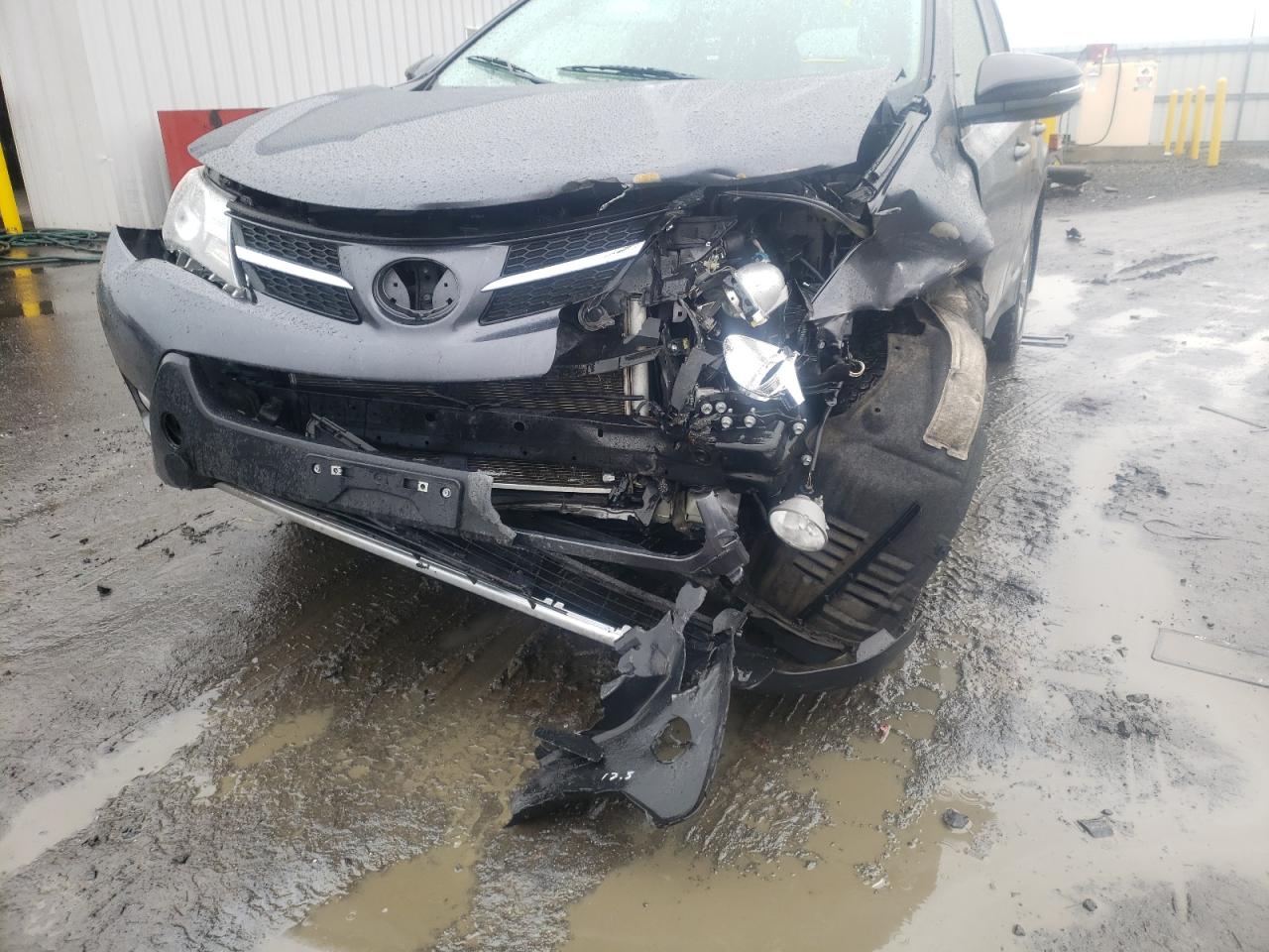 Photo 9 from auction – 2015 TOYOTA RAV4 XLE with VIN JTMRFREV3FD146229