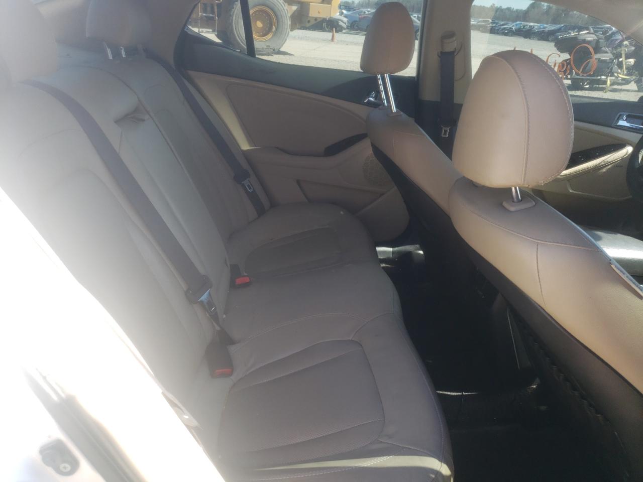 Photo 6 from auction – 2011 KIA OPTIMA EX with VIN KNAGN4A71B5114448