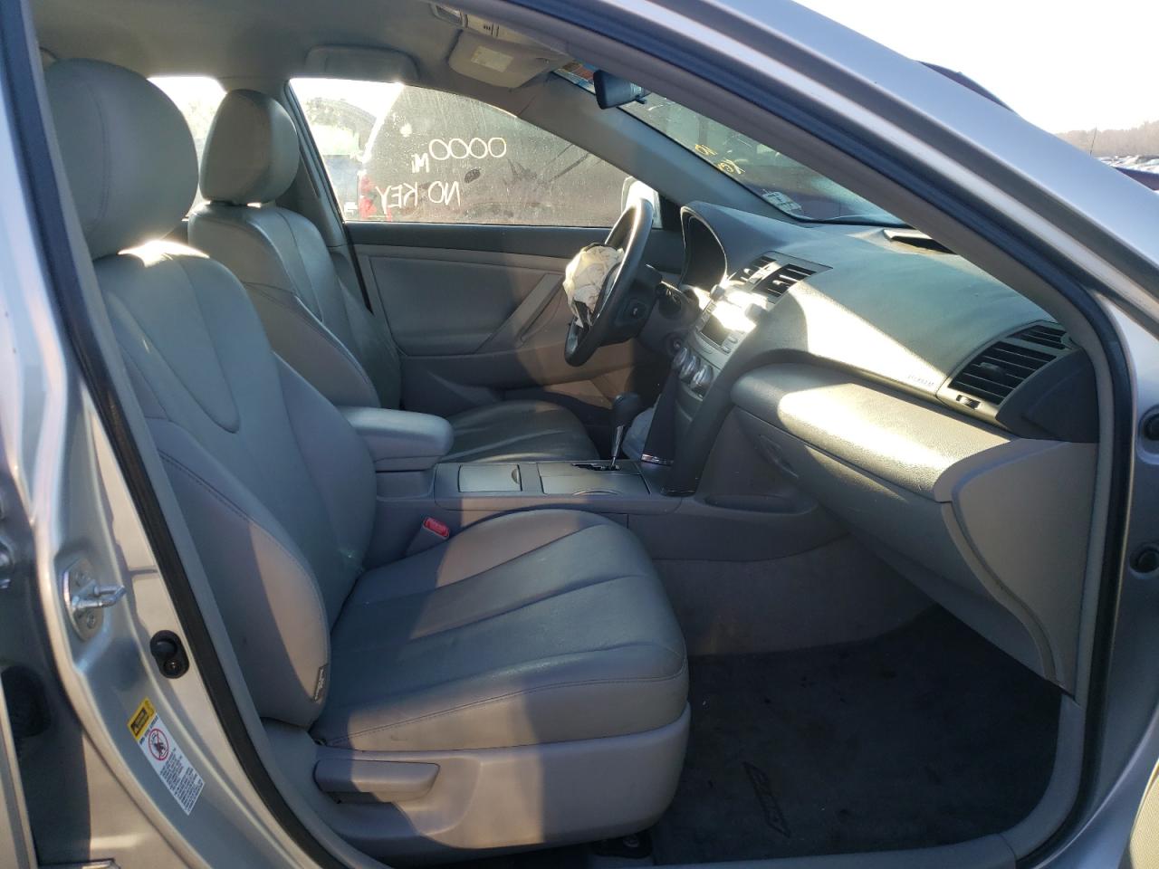 Photo 5 from auction – 2010 TOYOTA CAMRY with VIN 4T1BF3EK0AU054021