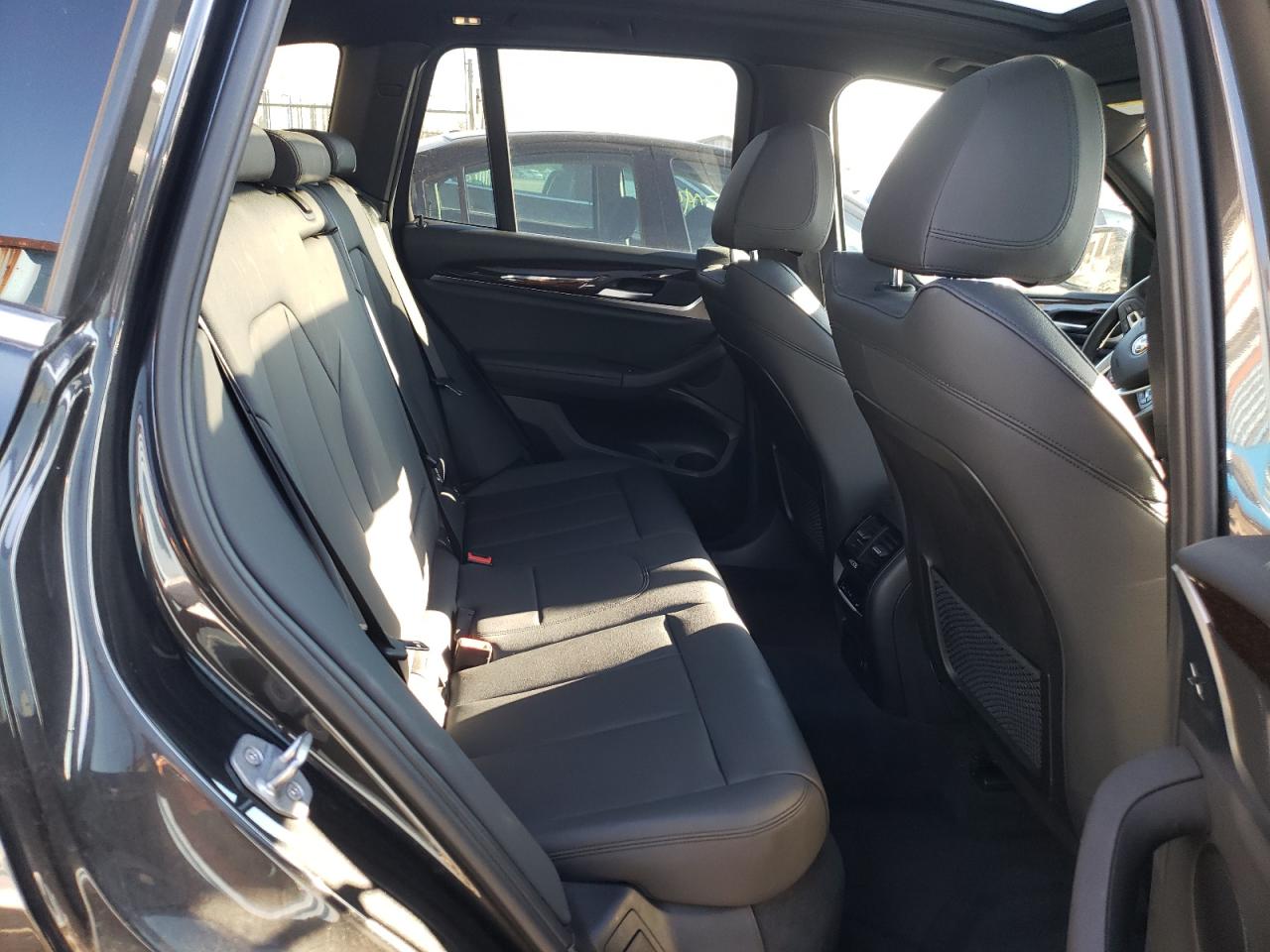 Photo 6 from auction – 2018 BMW X3 XDRIVE3 with VIN 5UXTR9C52JLD68244