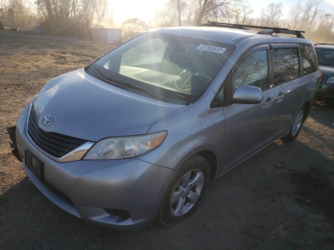 Photo 2 from auction – 2012 TOYOTA SIENNA LE with VIN 5TDKK3DC6CS229146