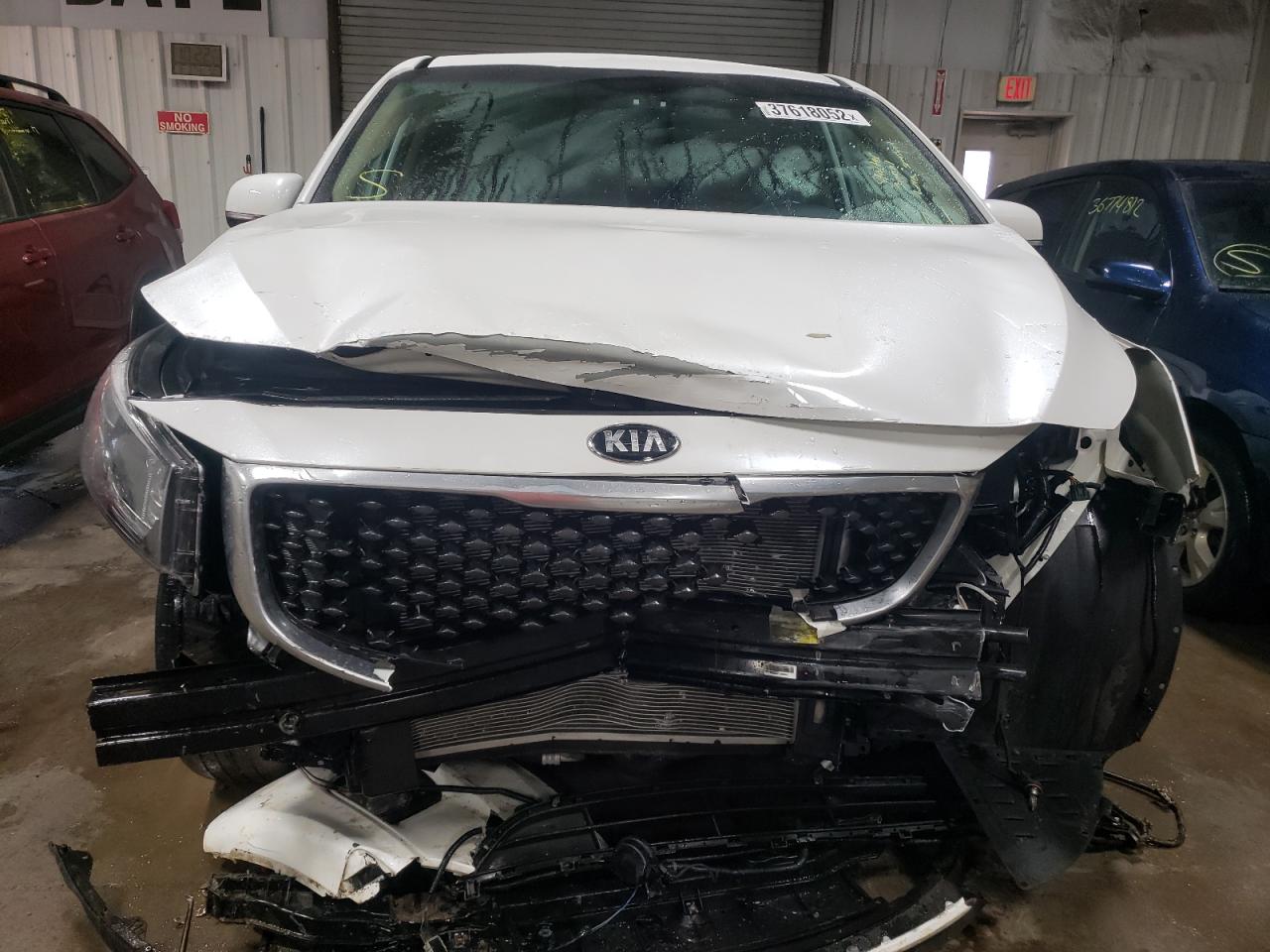 Photo 9 from auction – 2017 KIA SEDONA EX with VIN KNDMC5C18H6327894