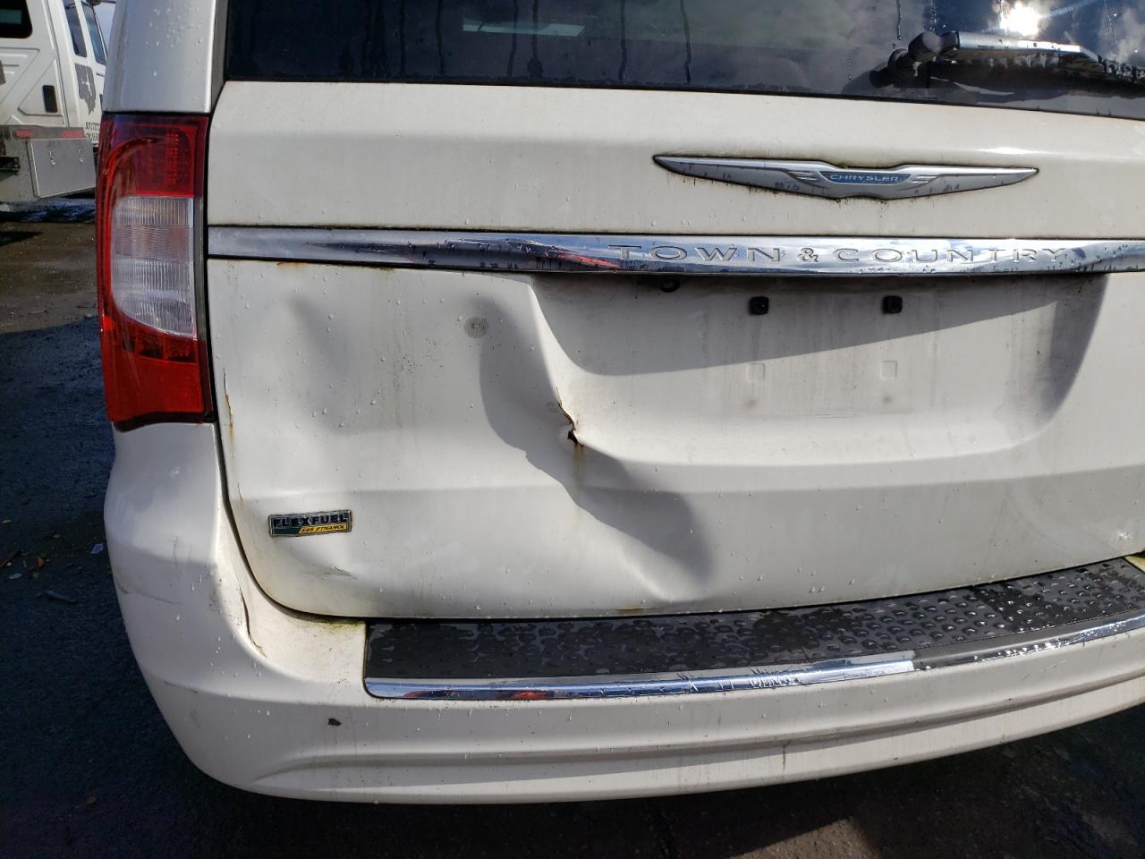 Photo 9 from auction – 2012 CHRYSLER TOWN & COU with VIN 2C4RC1BGXCR306227