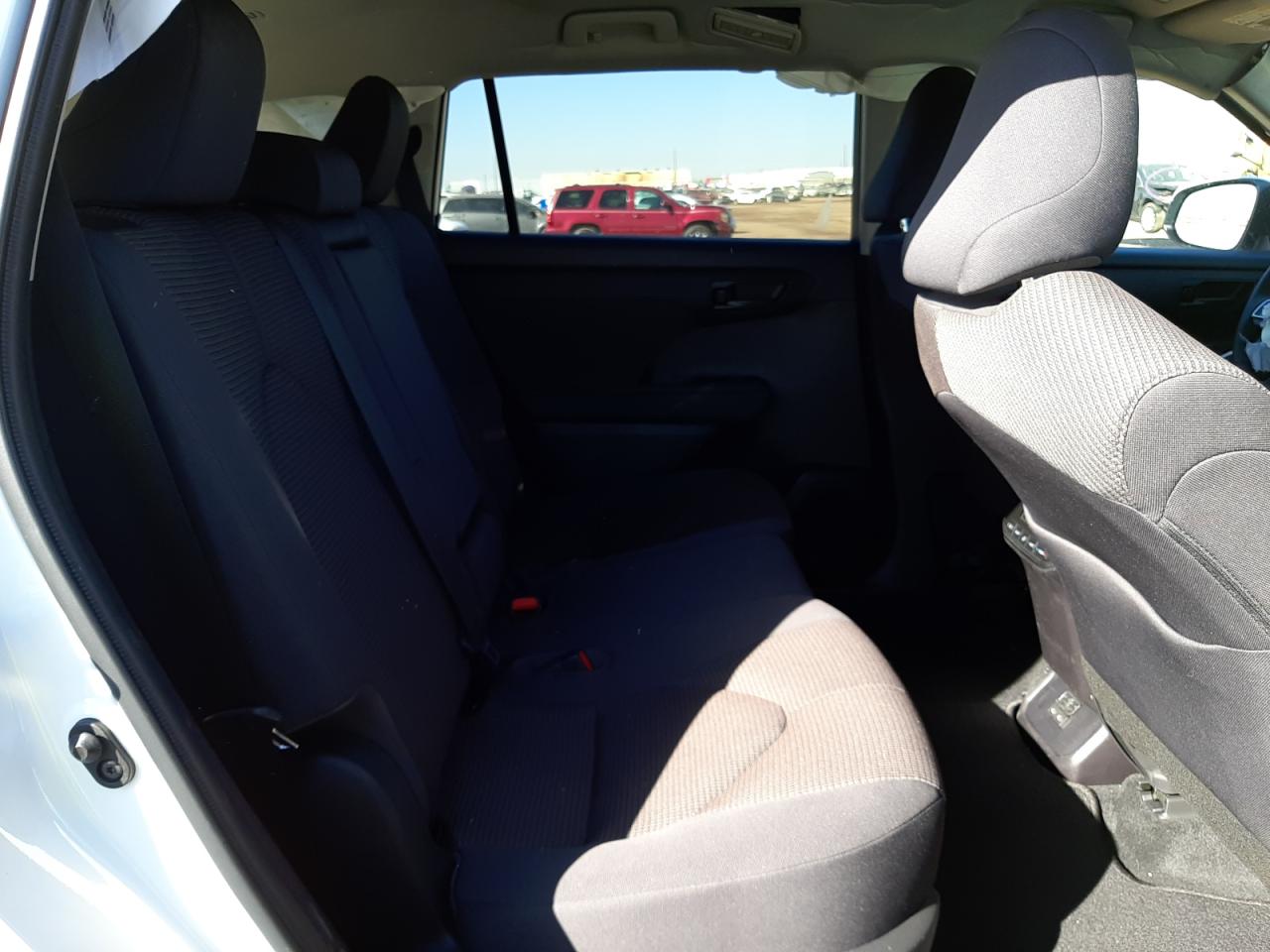 Photo 6 from auction – 2022 TOYOTA HIGHLANDER with VIN 5TDZZRAH8NS103452